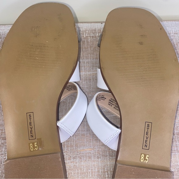 STEVEN NEW YORK WHITE WITH SILVER TOE BAND LEATHER  COMFORT SANDALS SIZE 8.5 M - Picture 10 of 16
